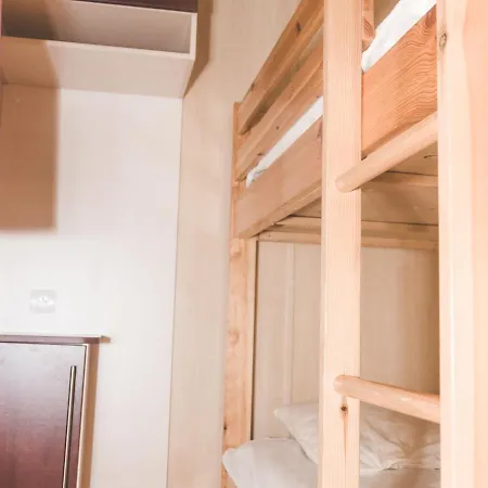 Detached Chalet With Dishwasher, Located In Natural Region * Moncontour