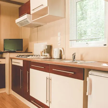 Detached Chalet With Dishwasher, Located In Natural Region * Moncontour